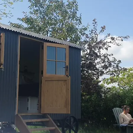 Shepherd's Hut @ The Old Forge Glamping