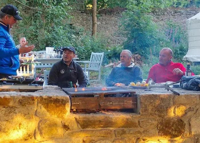 Shepherd's Hut @ The Old Forge Glamping Campo de lujo *